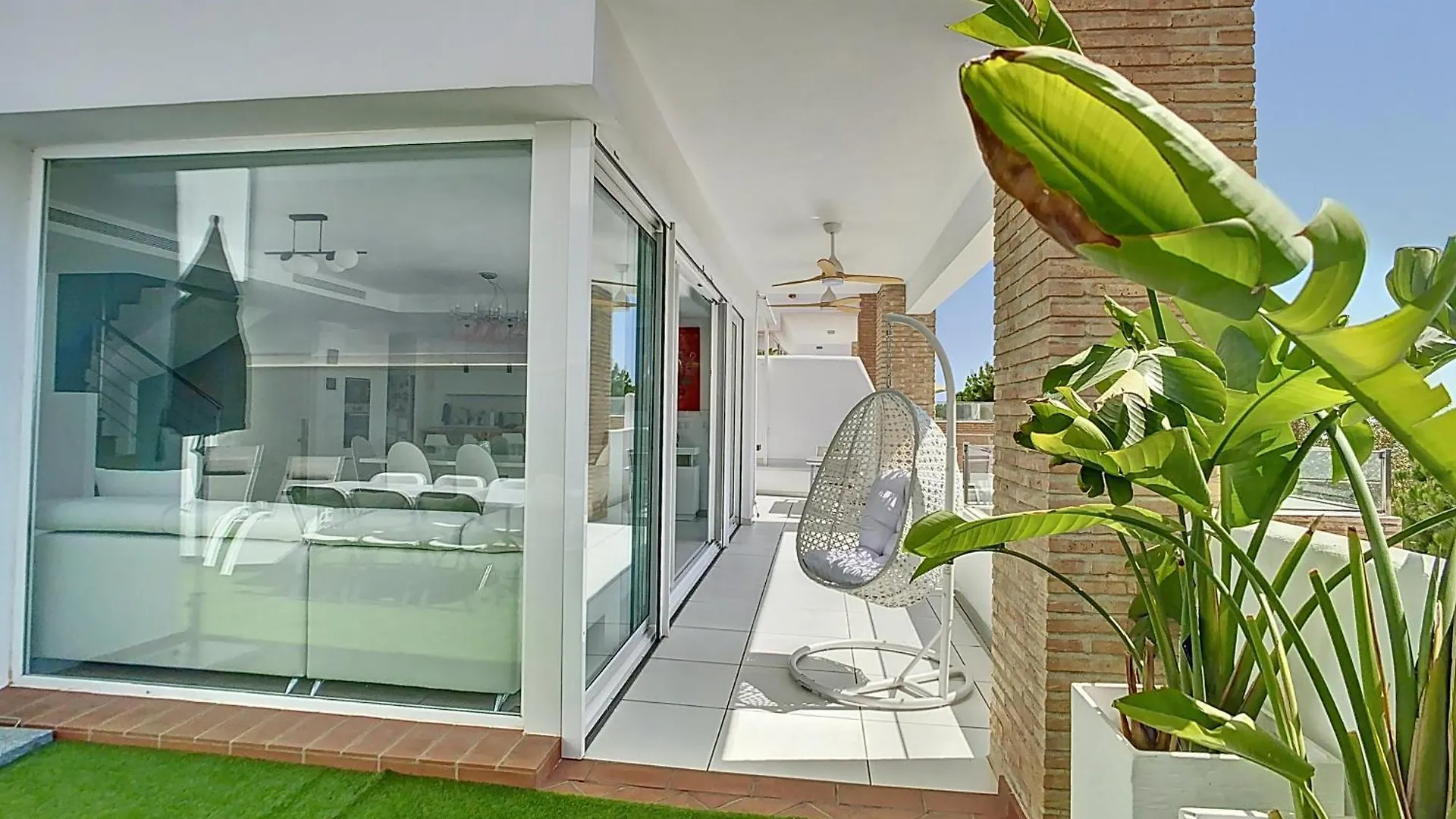 Chic Escape, 5 Room Modern Villa Benalmadena Spain