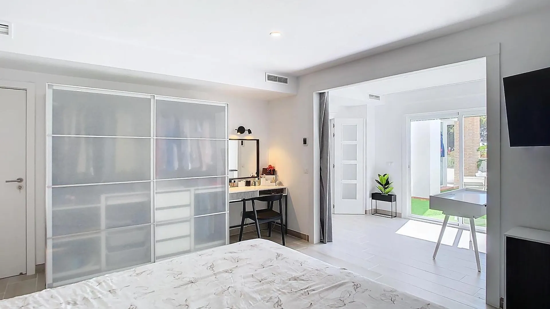 Chic Escape, 5 Room Modern Villa Benalmadena